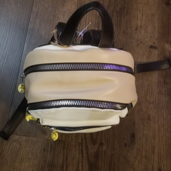 Chillx by LeMiel Vegan Backpack - Picture 7 of 15